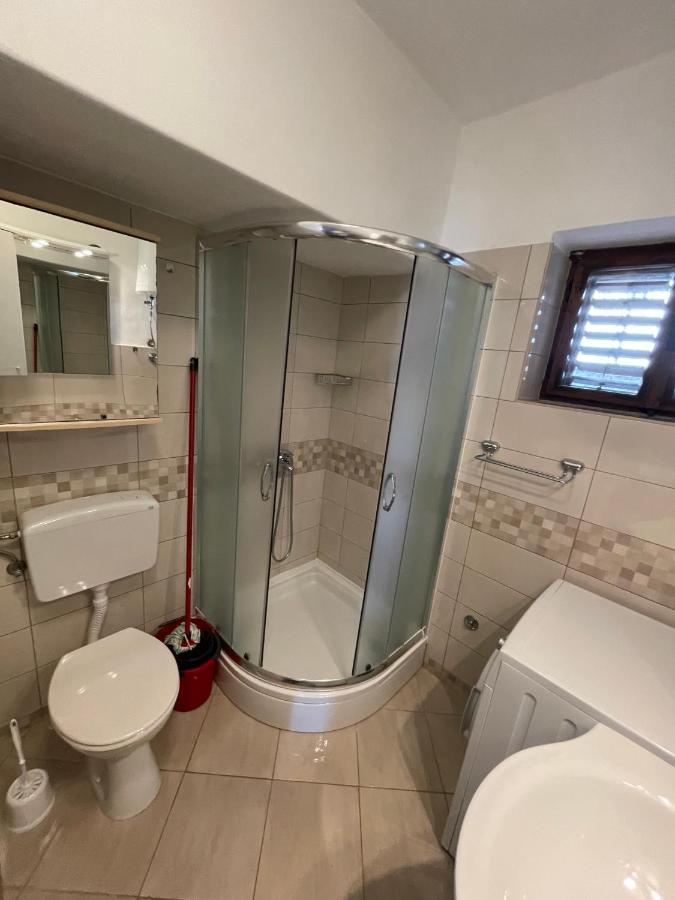 Apartment Mlija Omiš Esterno foto