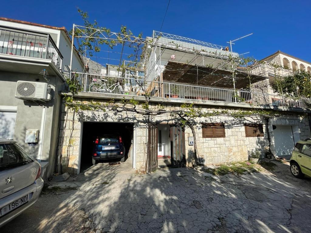 Apartment Mlija Omiš Esterno foto